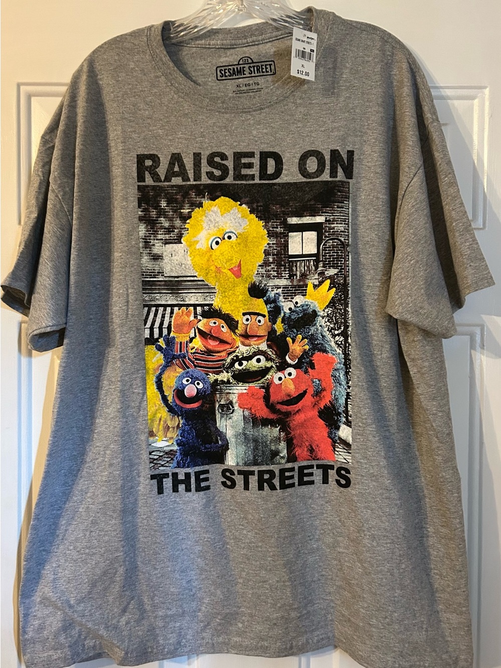 NWT Grey Sesame Street Graphic Tee Size XL